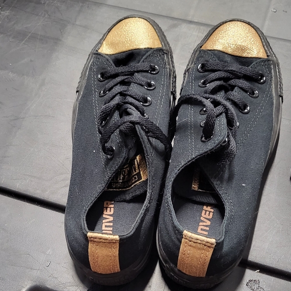 Converse size 7 - Picture 3 of 3